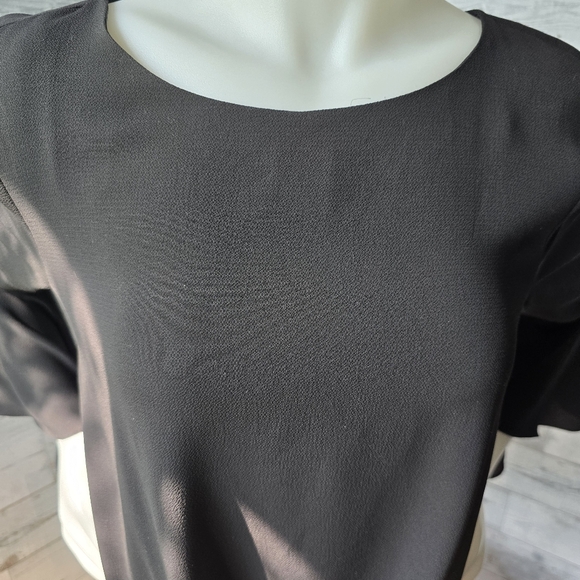 Vince Camuto 3/4 Sleeve Flutter Sleeve Blouse Womens Medium - Picture 4 of 12